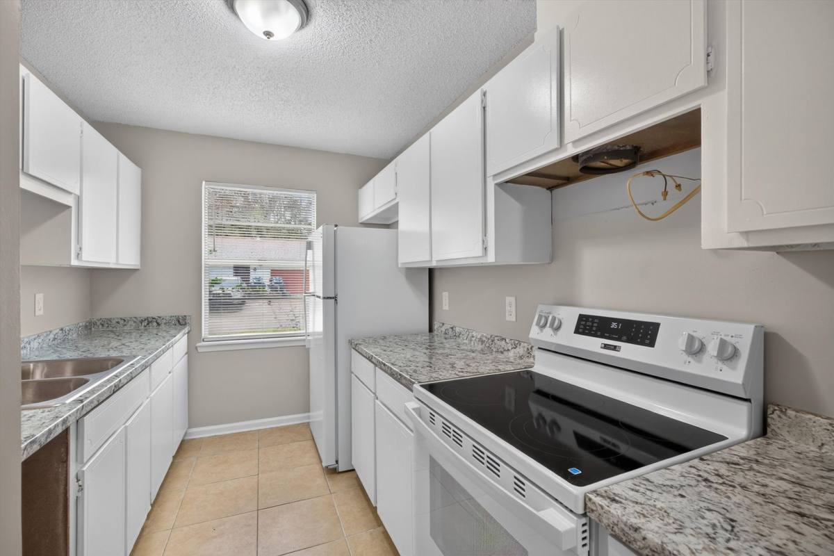 House for rent at 1040 Willow Cove Court E, Atlantic Beach, FL 32233