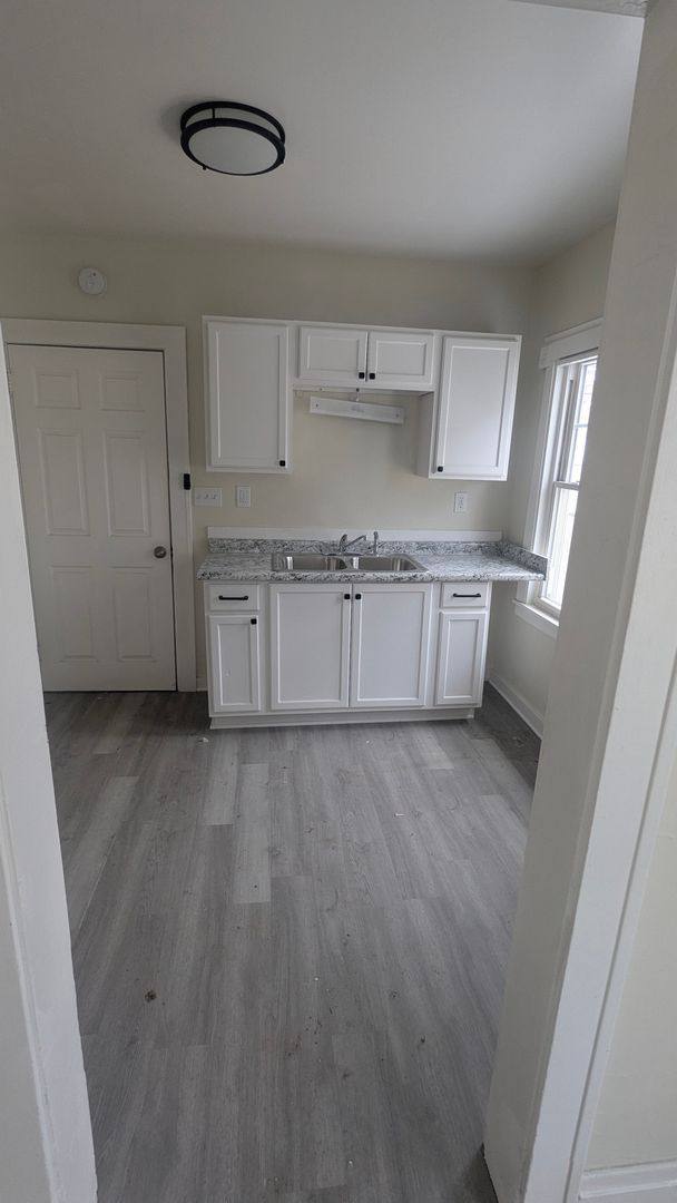 Apartment for rent at 3049 W 116th St, Cleveland, OH 44111