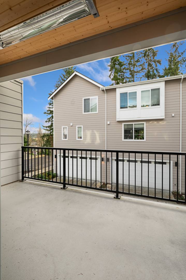 Townhouse for rent at 6636 NE 188th Court, Kenmore, WA 98028
