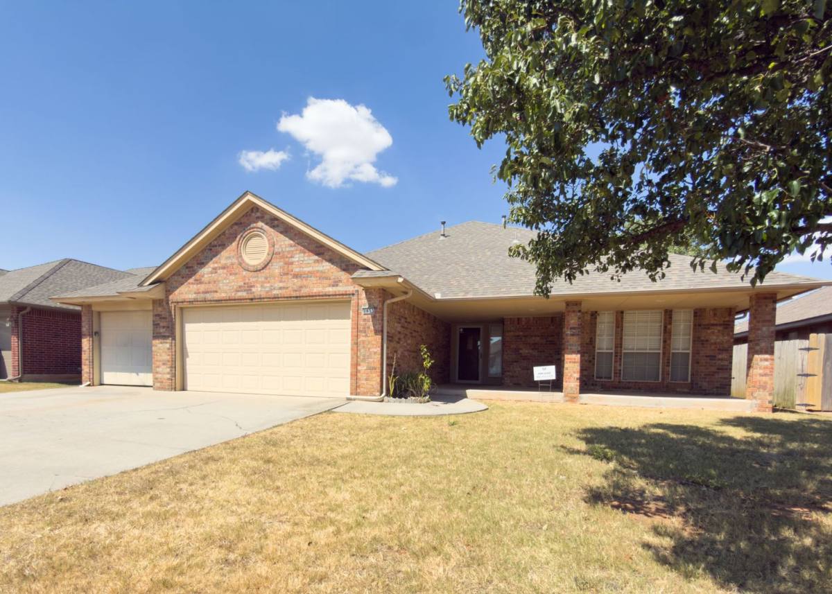 House for rent at 1633 SW 32nd St, Oklahoma City, OK 73160