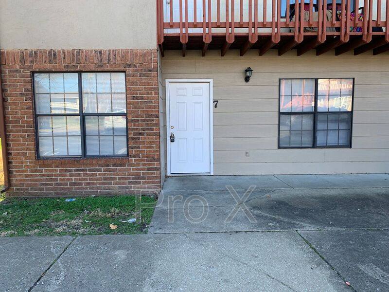 Apartment for rent at 1021 S St Louis Ave #7, Joplin, MO 64801