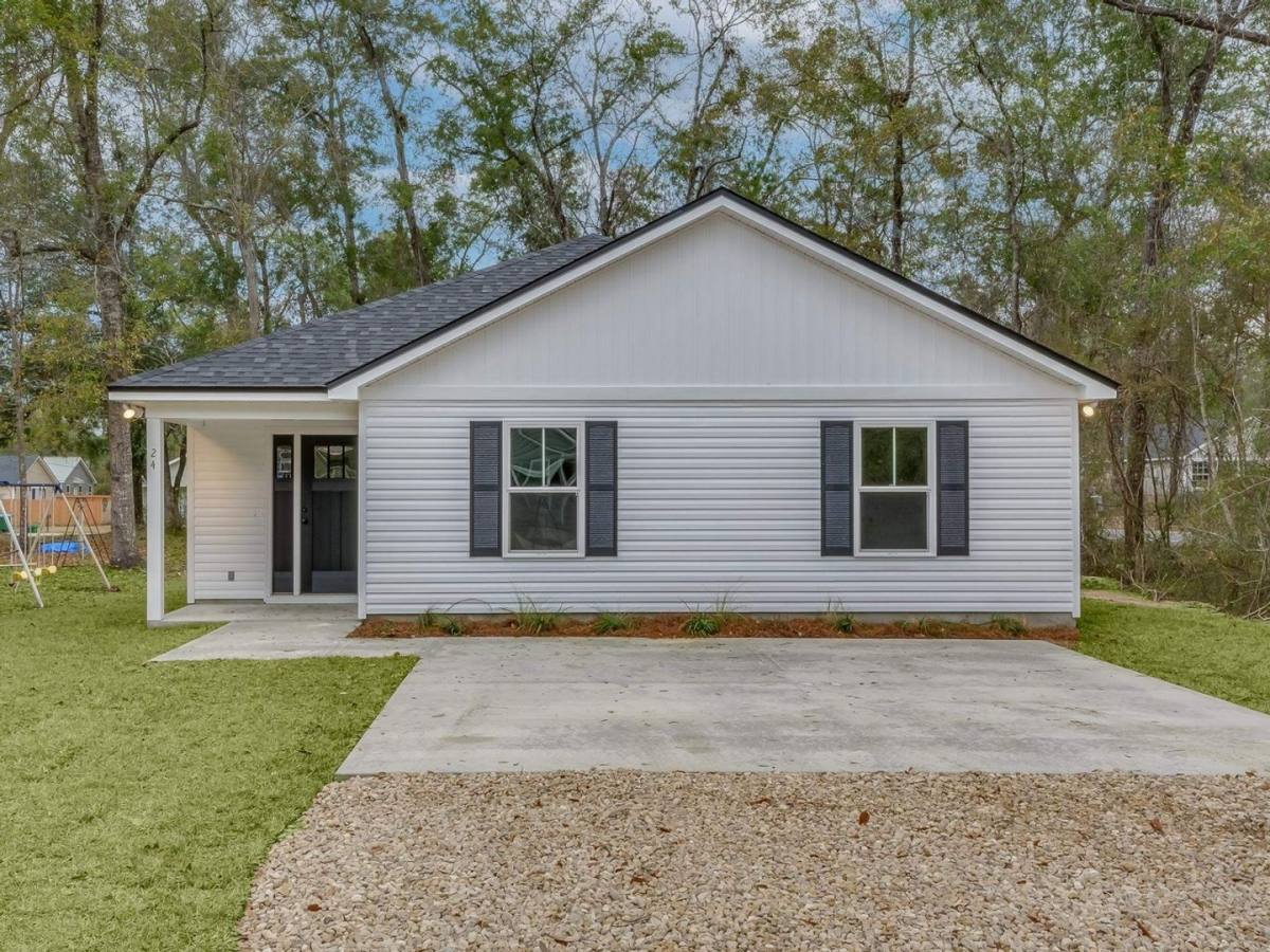 House for rent at 24 Maple Dr, Crawfordville, FL 32327