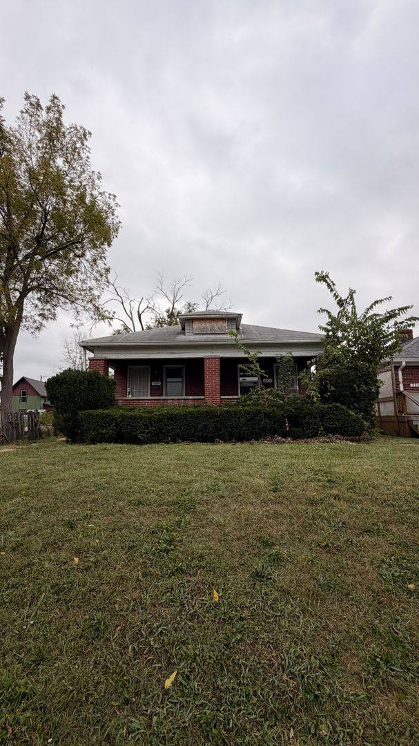 Apartment for rent at 235 N Oakland Ave, Indianapolis, IN 46201