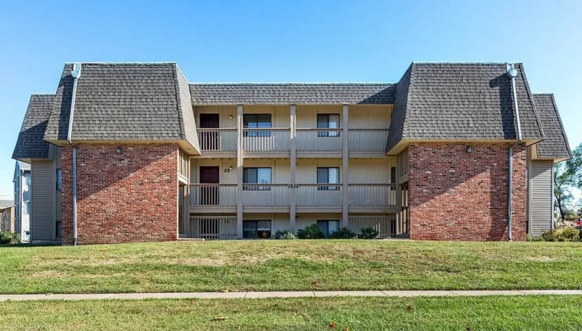 Hillsdale, 1618 SW Chelsea Dr, Topeka, KS 66604 - Apartment for Rent - Image 4