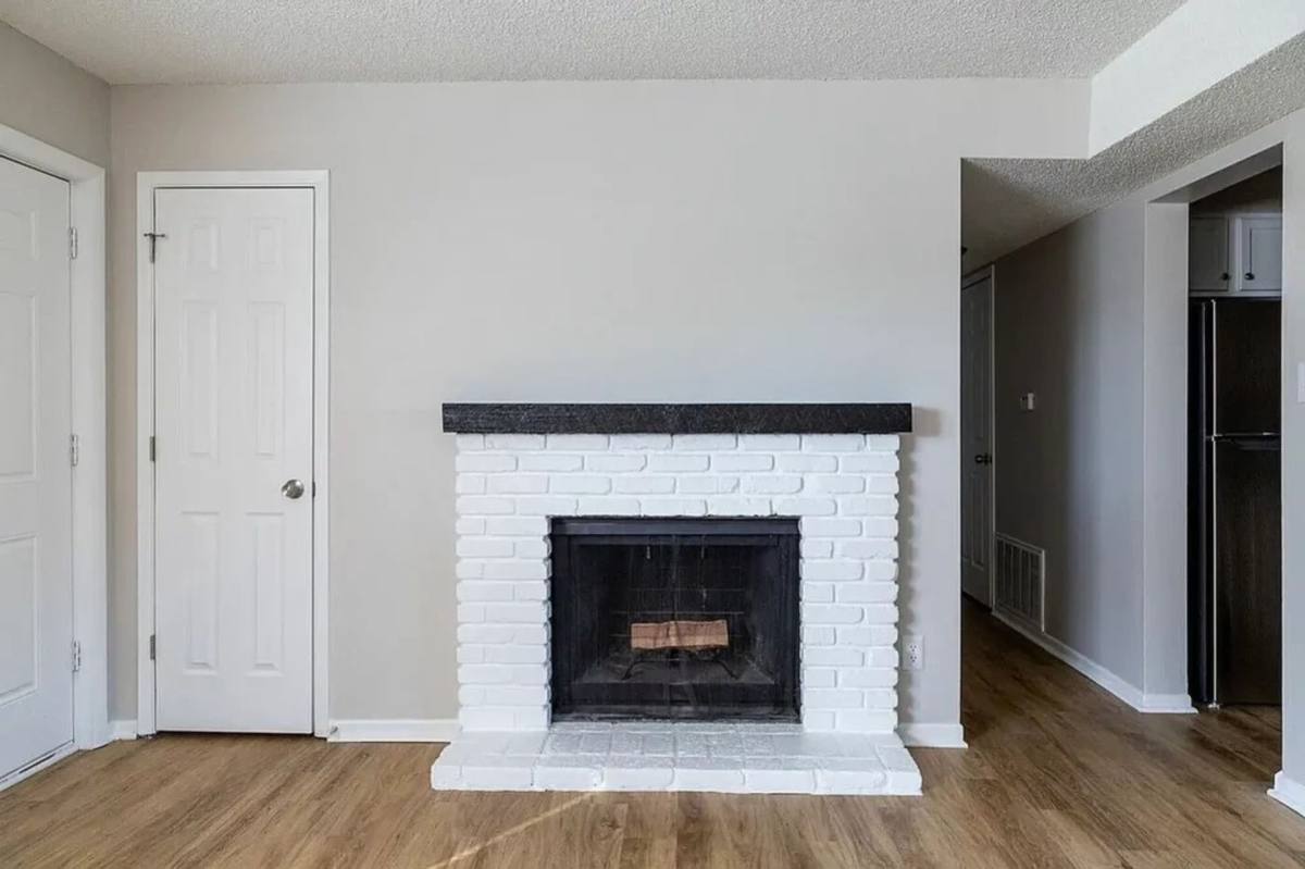 Hillsdale, 1618 SW Chelsea Dr, Topeka, KS 66604 - Apartment for Rent - Image 1