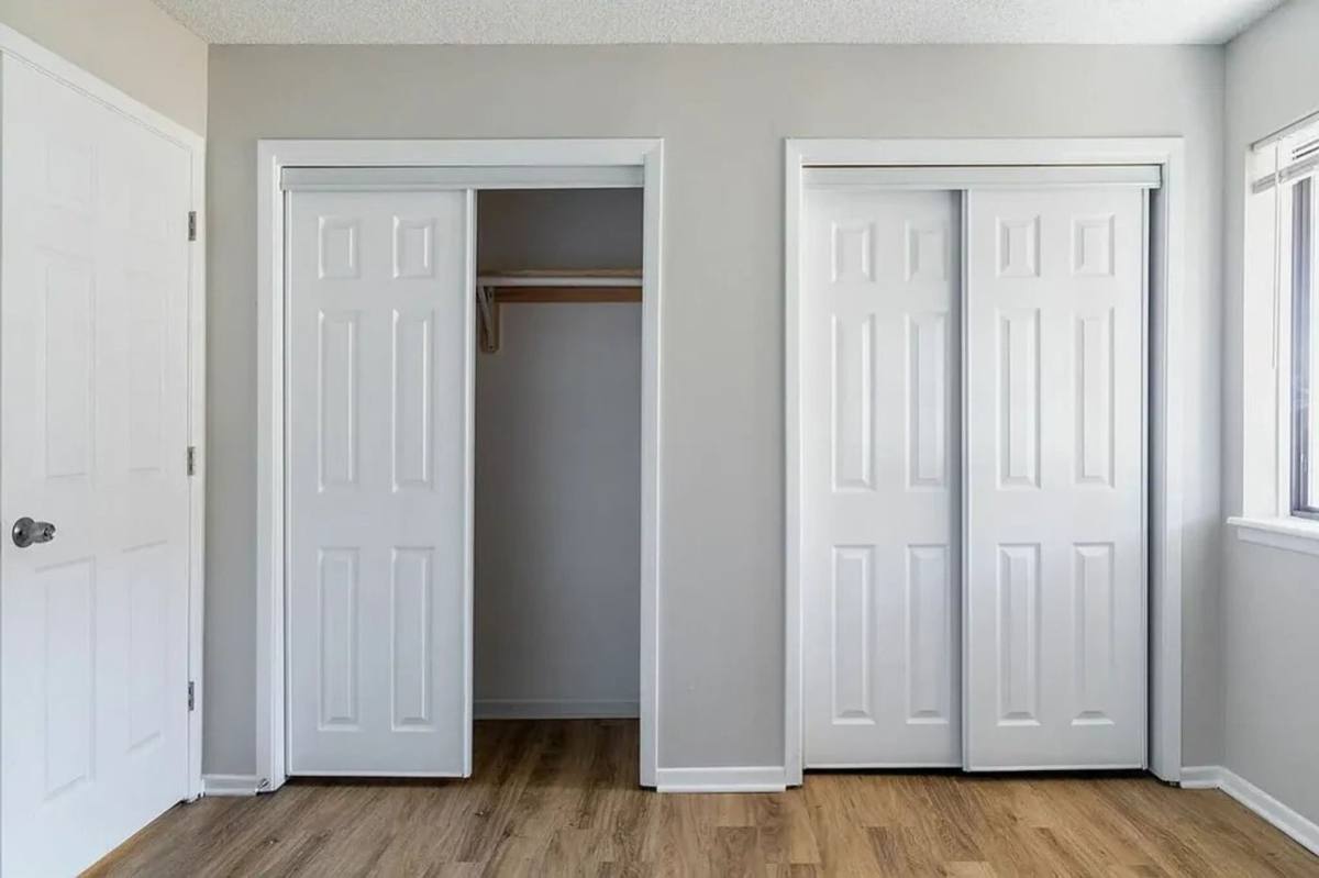 Hillsdale, 1618 SW Chelsea Dr, Topeka, KS 66604 - Apartment for Rent - Image 2