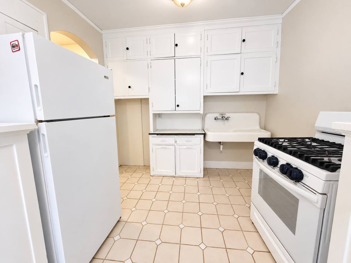 935 Goodrich Ave, St. Paul, MN 55105 - Apartment for Rent - Image 6