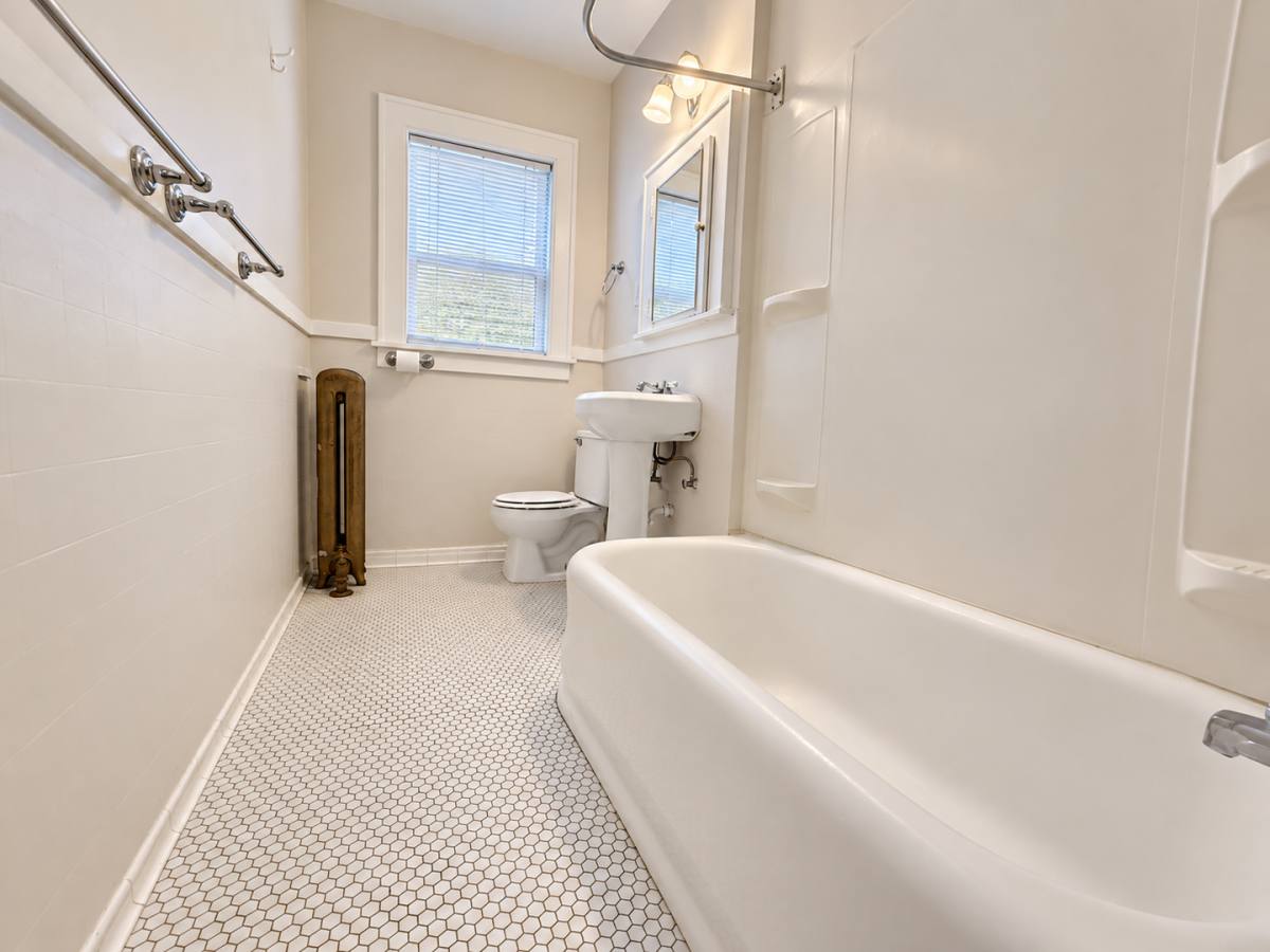935 Goodrich Ave, St. Paul, MN 55105 - Apartment for Rent - Image 8