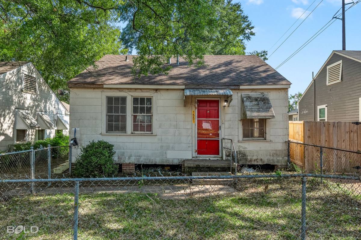 House for rent at 1551 Summers St, Shreveport, LA 71108