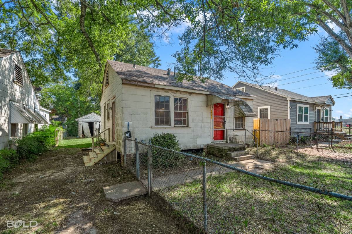 House for rent at 1551 Summers St, Shreveport, LA 71108