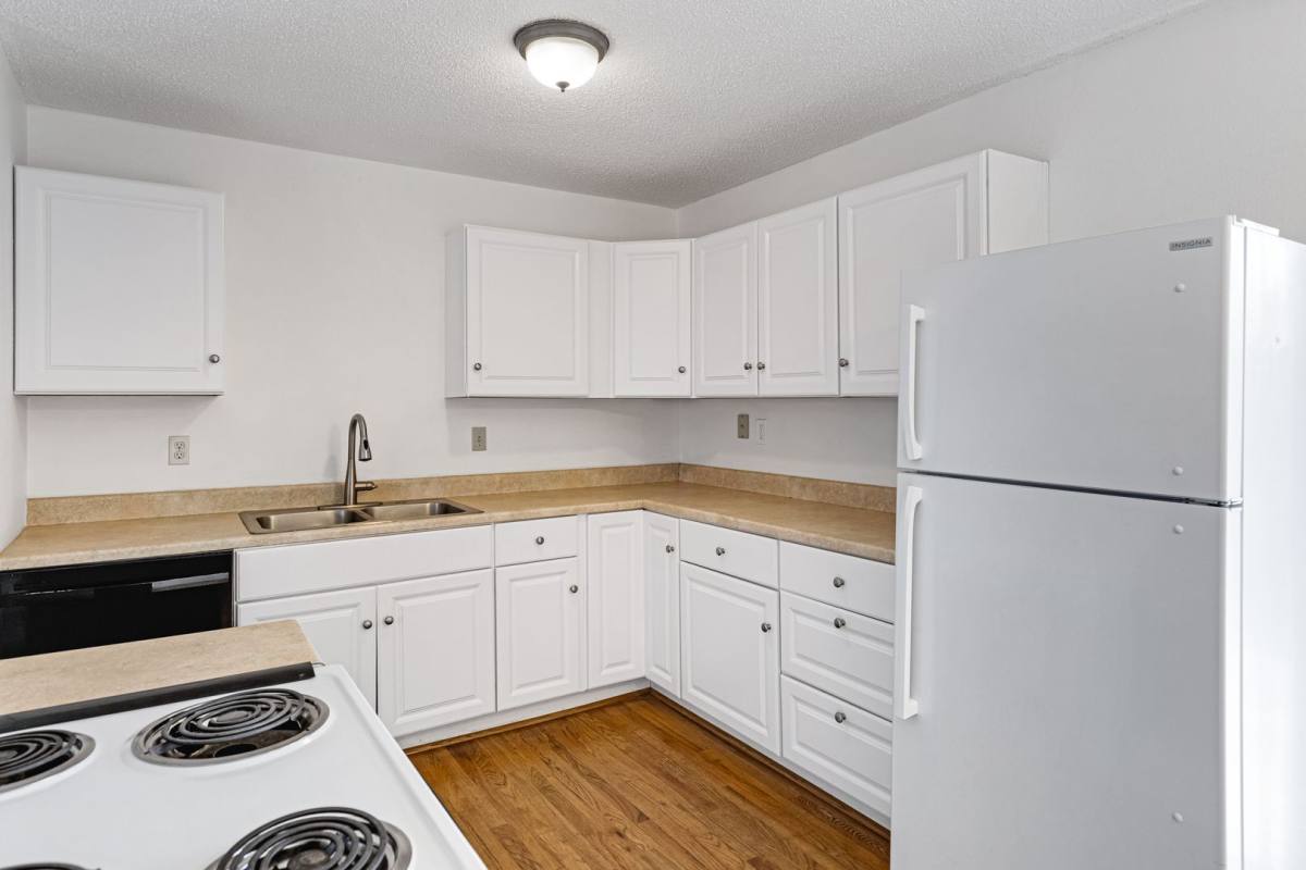 2436 Launcelot Court, Colorado Springs, CO 80904 - House for Rent - Image 7