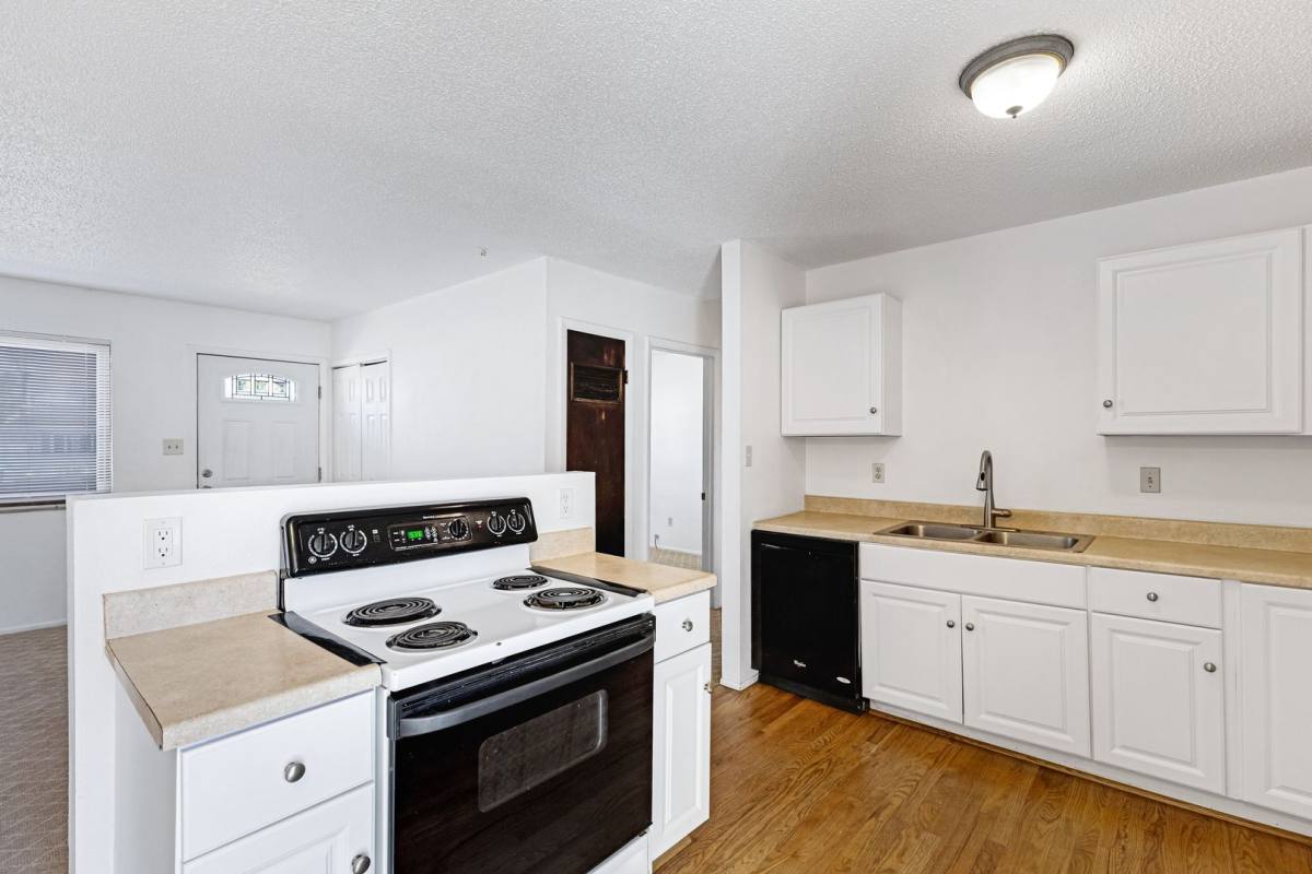 2436 Launcelot Court, Colorado Springs, CO 80904 - House for Rent - Image 8