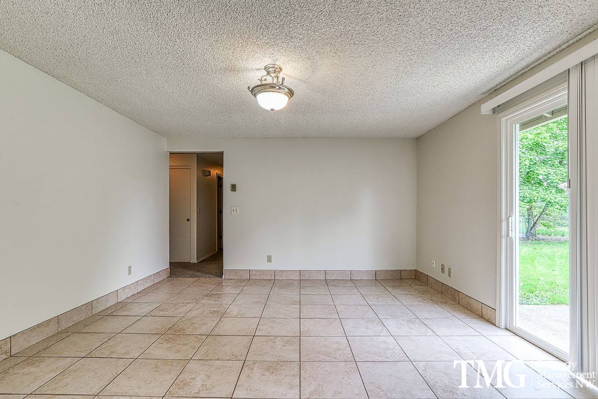 House for rent at 807 SE 141st Ave, Vancouver, WA 98683