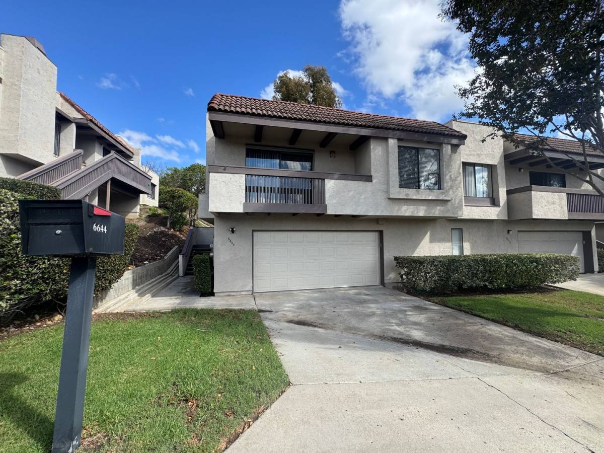Townhouse for rent at 6644 Reservoir Lane, San Diego, CA 92115