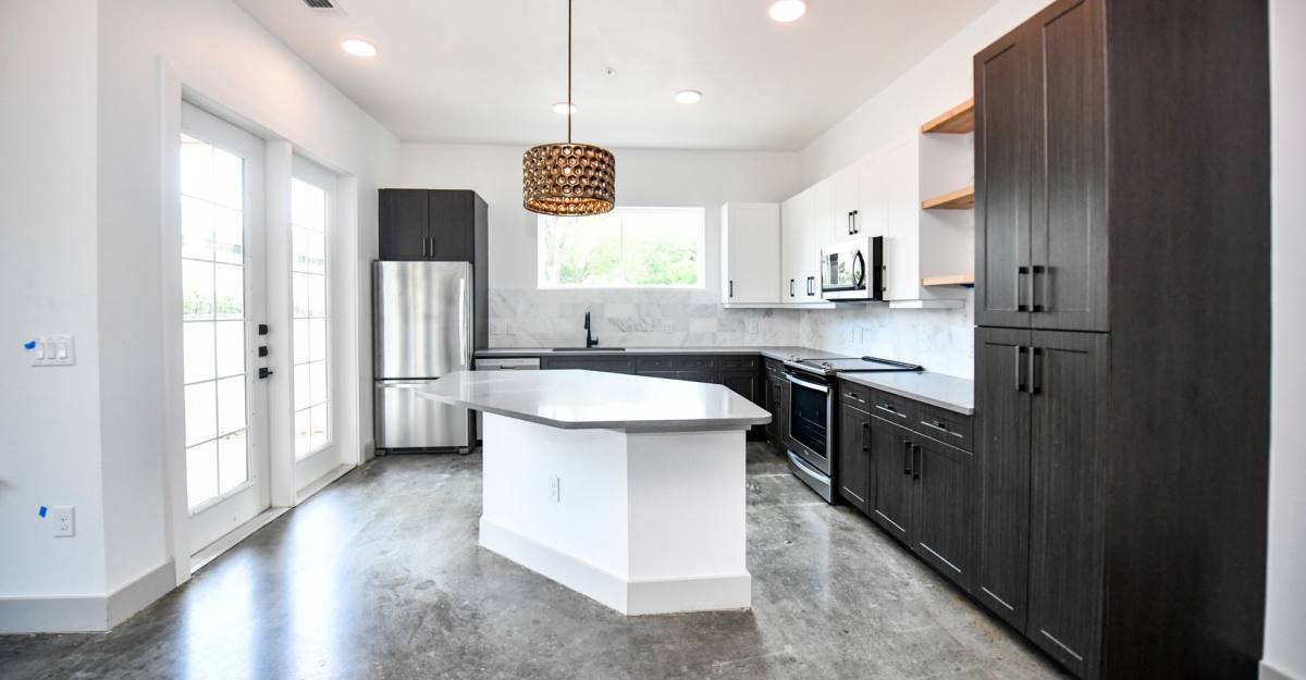 Apartment for rent at 200 N Bishop Ave #315, Dallas, TX 75208