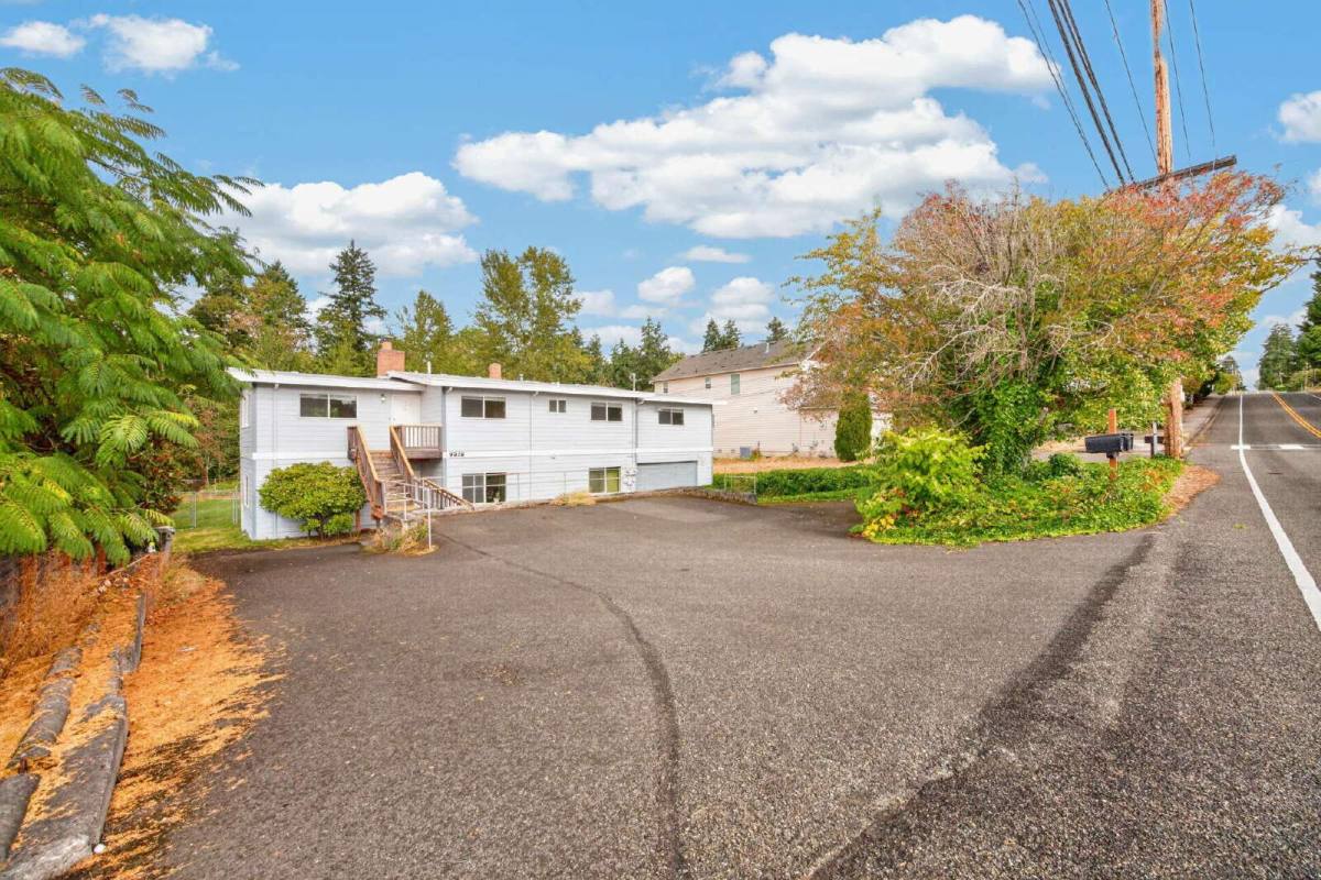 Apartment for rent at 9928 S 200th St #A, Kent, WA 98031