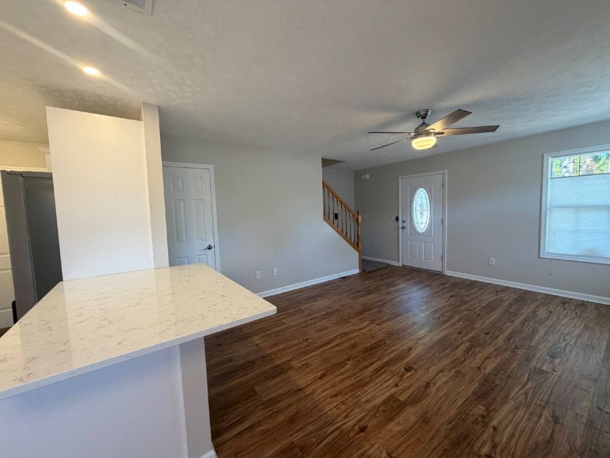 House for rent at 369 Knox Ave, Hollister, MO 65672