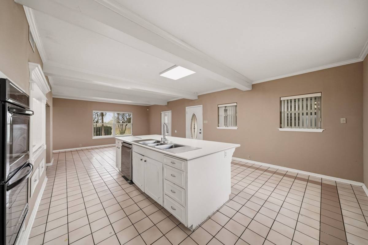 House for rent at 9719 SW I-10 Frontage Rd, Sealy, TX 77474