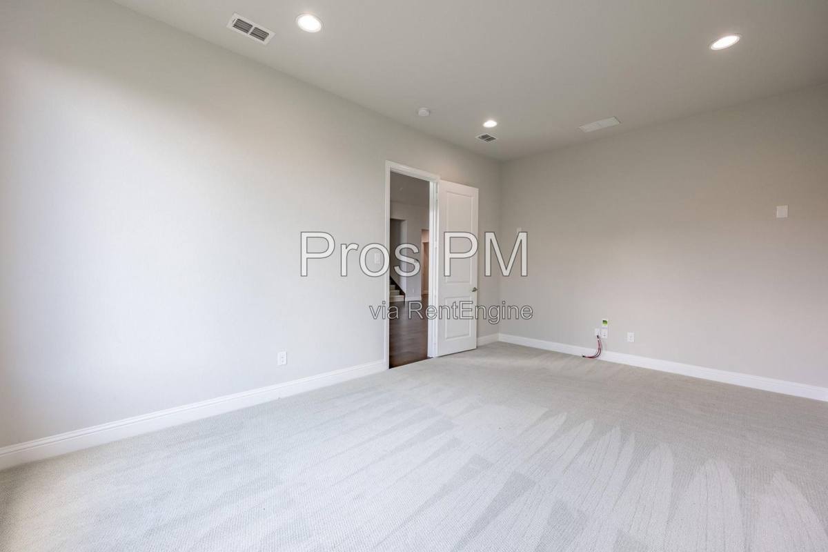 House for rent at 1017 Wimberly Lane, Argyle, TX 76226