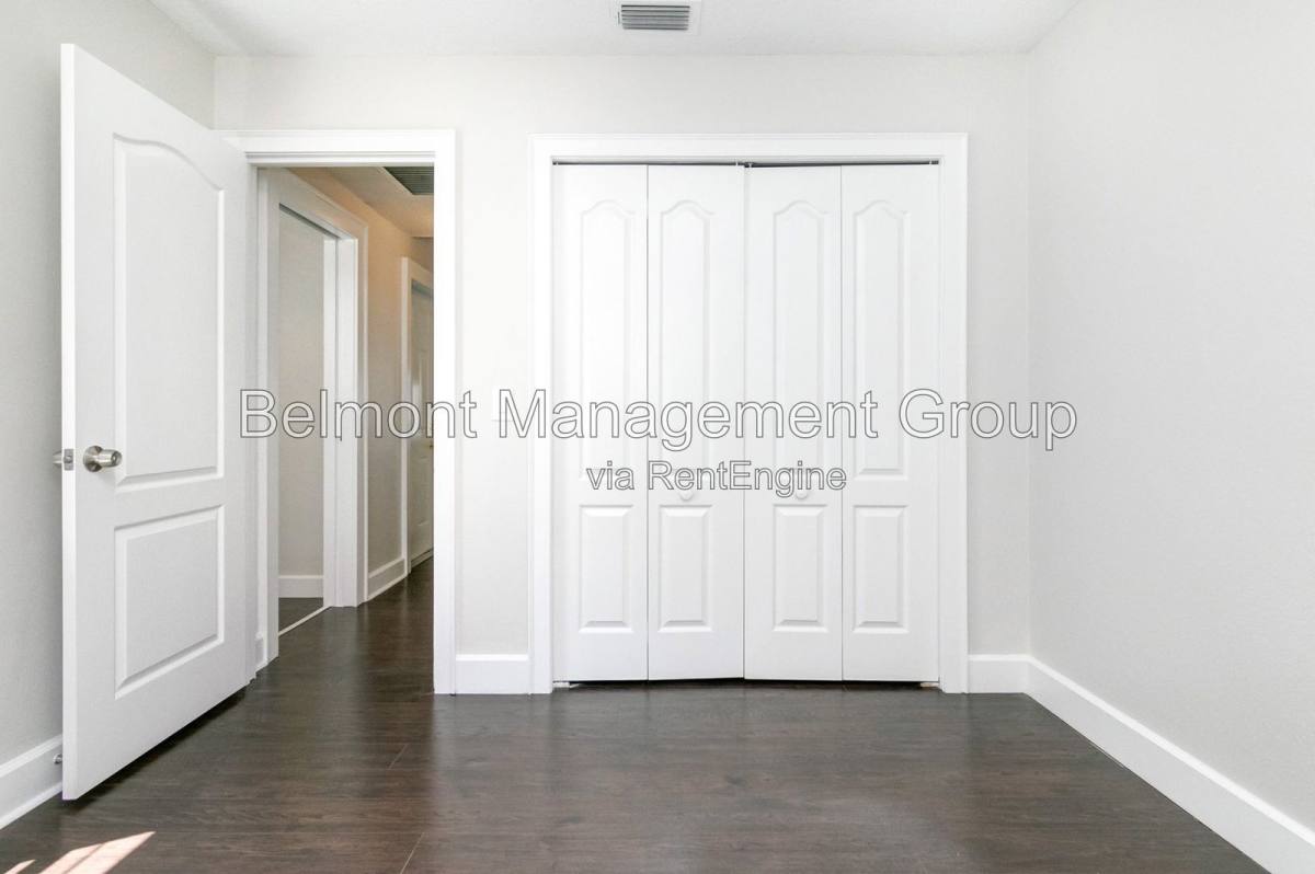 Apartment for rent at 933 Lake Elsie Dr, Tavares, FL 32778