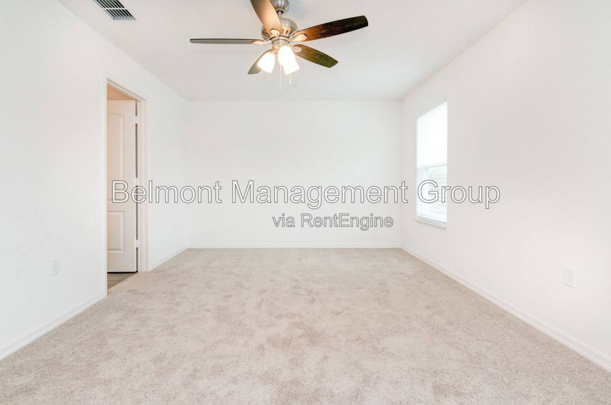 Townhouse for rent at 1589 Wynford Circle, Tavares, FL 32778