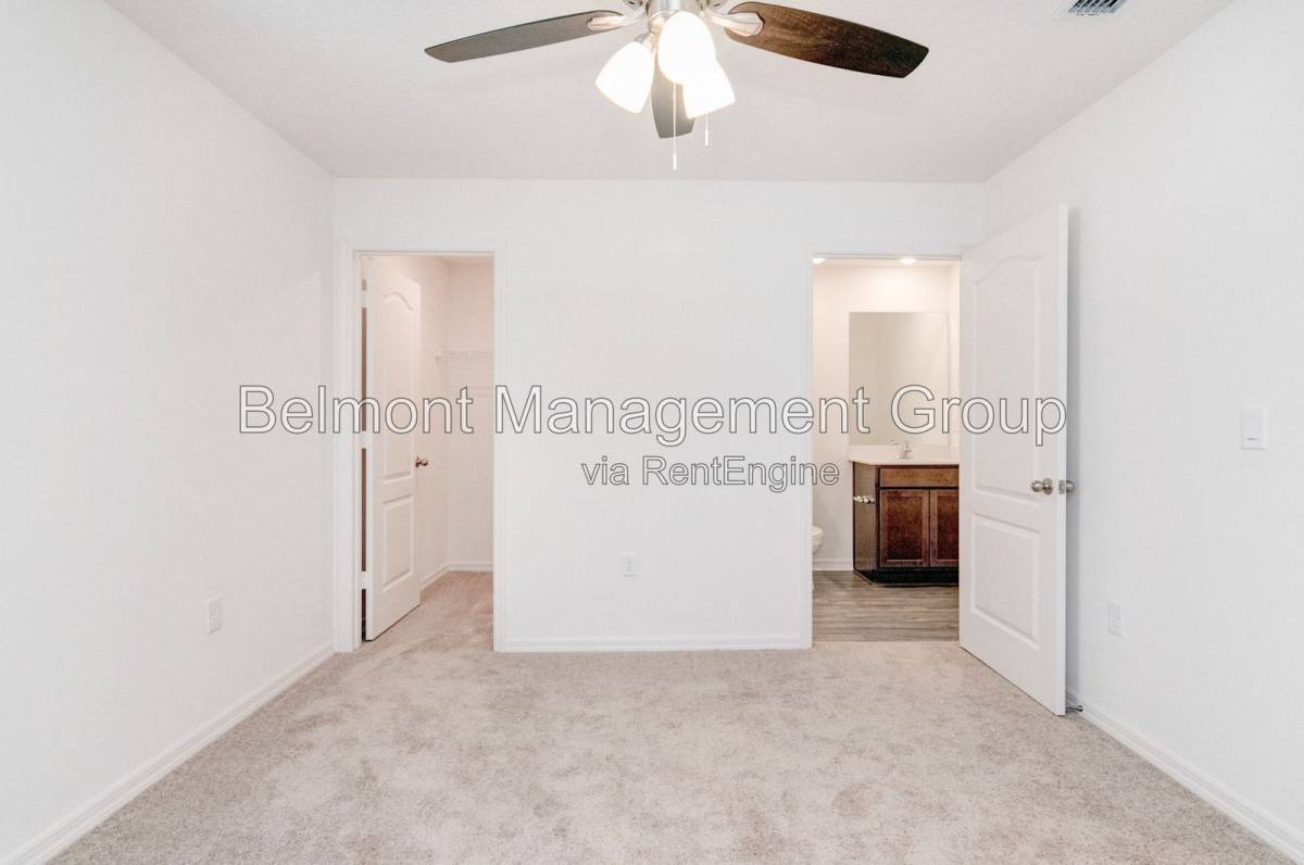 Townhouse for rent at 1589 Wynford Circle, Tavares, FL 32778