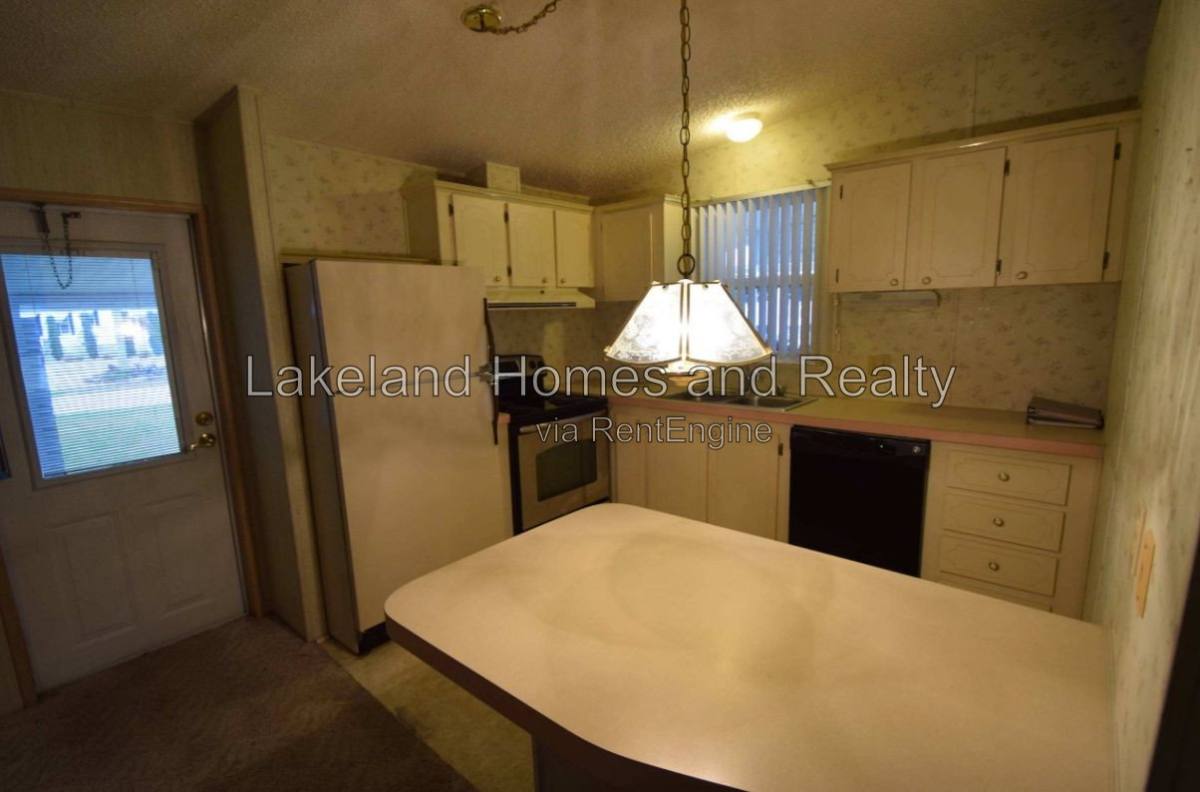 House for rent at 1762 Fox Hill Dr, Lakeland, FL 33810