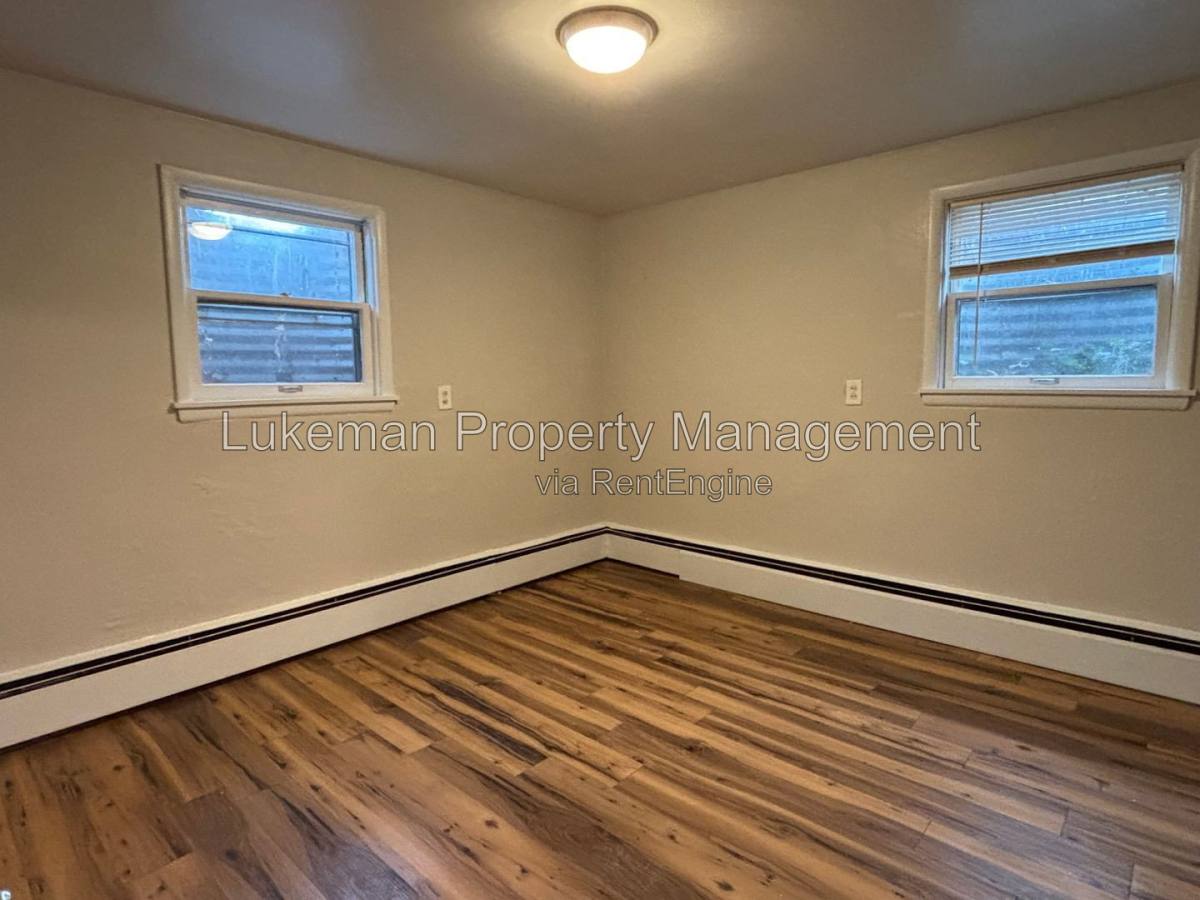 Apartment for rent at 114 Espanola Ave #6, Kalamazoo, MI 49004