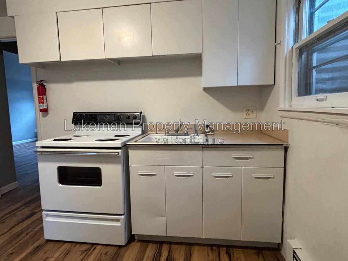 Apartment for rent at 114 Espanola Ave #6, Kalamazoo, MI 49004