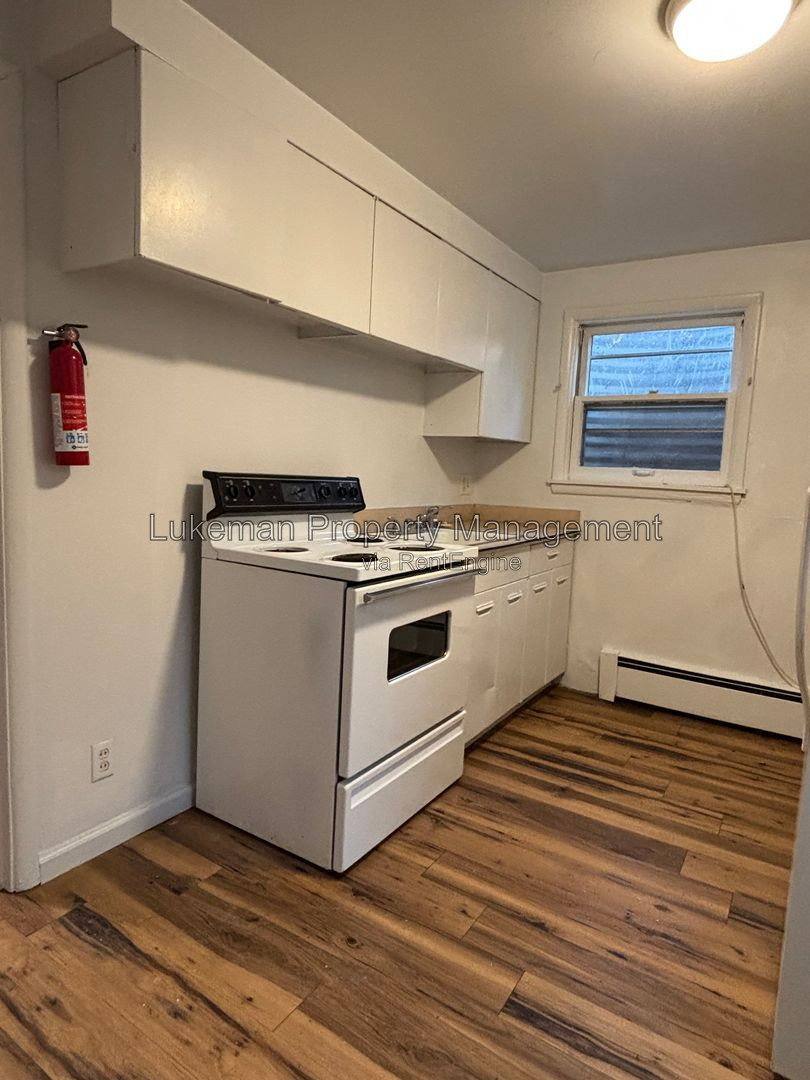 Apartment for rent at 114 Espanola Ave #6, Kalamazoo, MI 49004