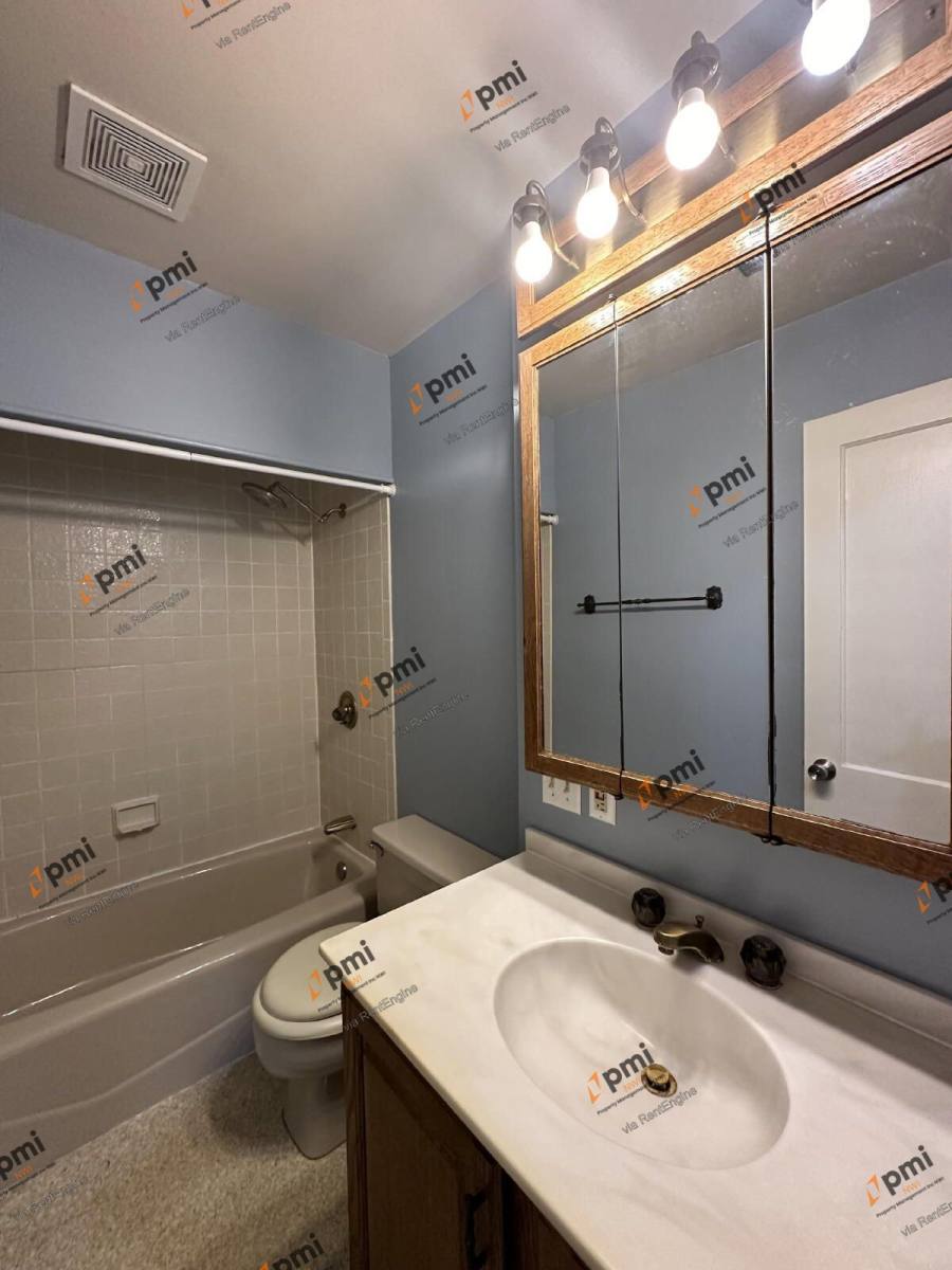 House for rent at 1708 Napoleon St, Valparaiso, IN 46383