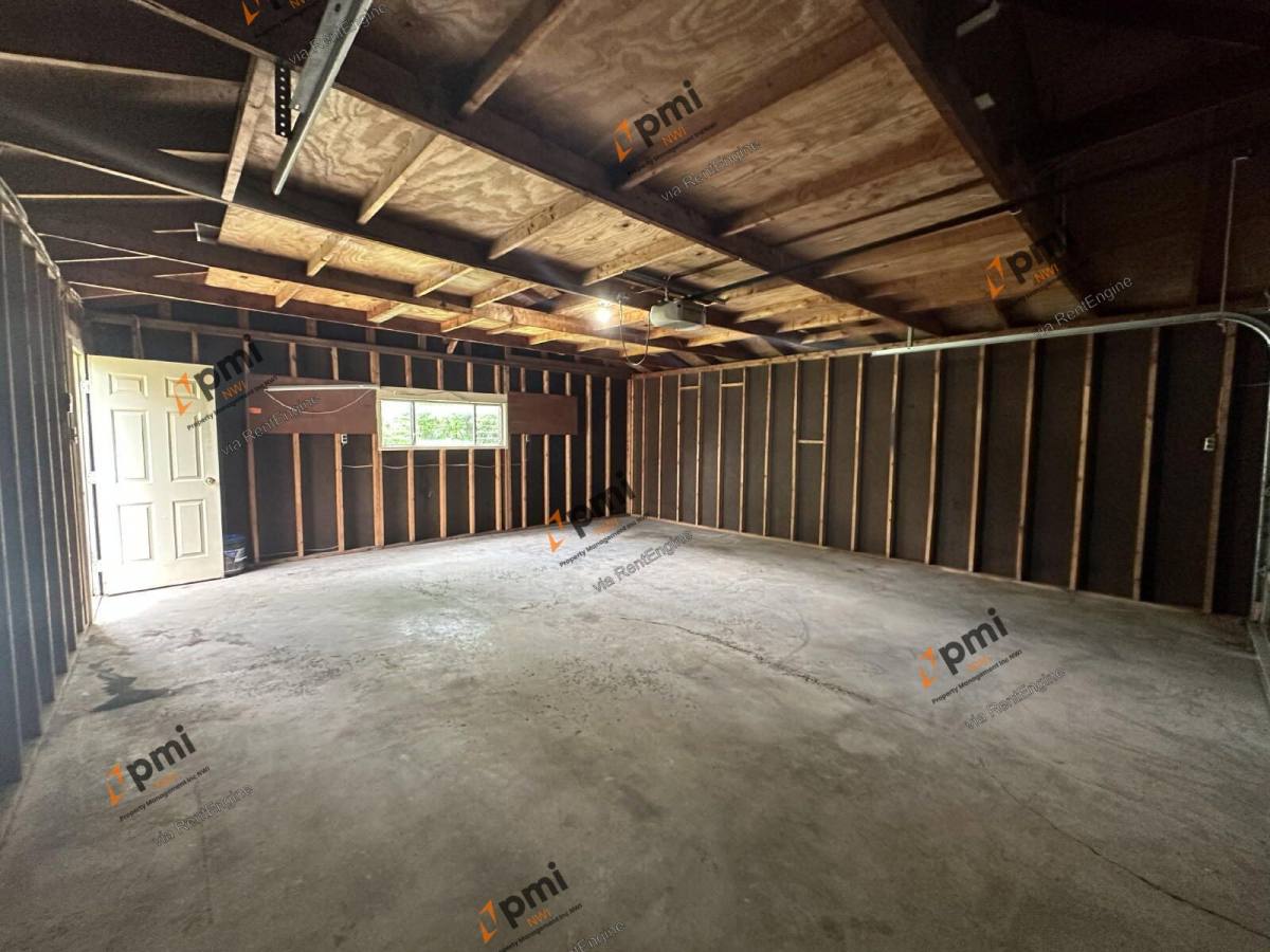 House for rent at 1708 Napoleon St, Valparaiso, IN 46383