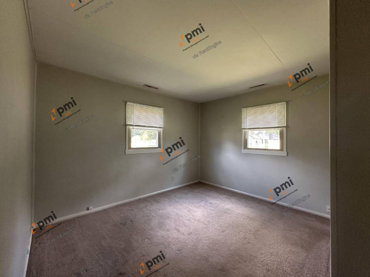 House for rent at 1708 Napoleon St, Valparaiso, IN 46383