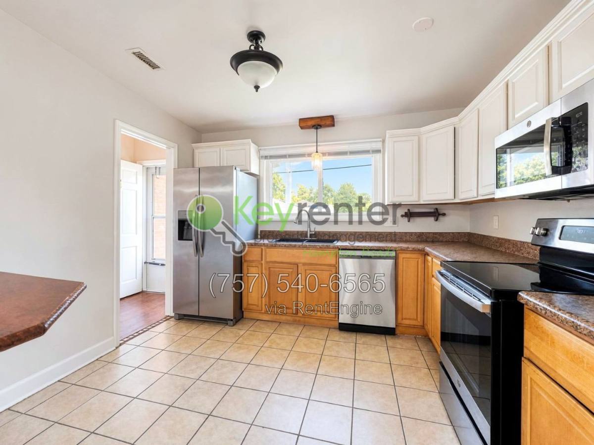 House for rent at 22 Banister Dr, Hampton, VA 23666