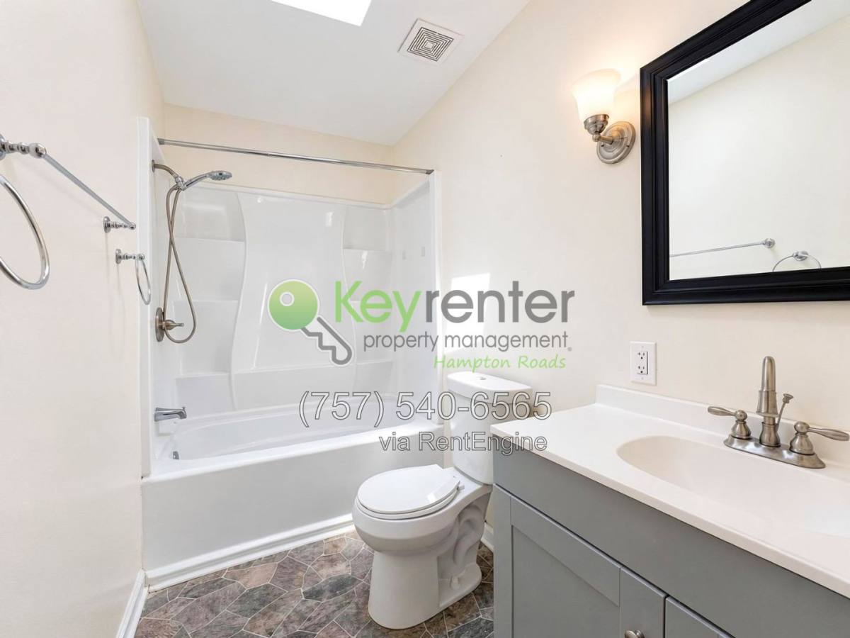House for rent at 22 Banister Dr, Hampton, VA 23666