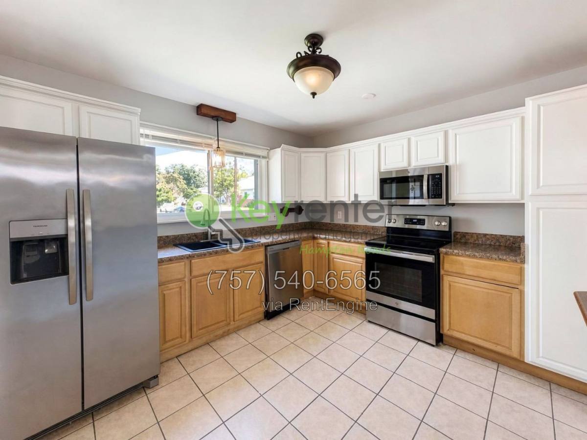 House for rent at 22 Banister Dr, Hampton, VA 23666