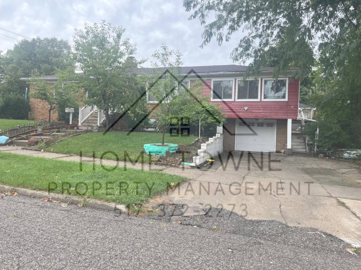 House for rent at 2801 Chatham Rd, Lansing, MI 48910
