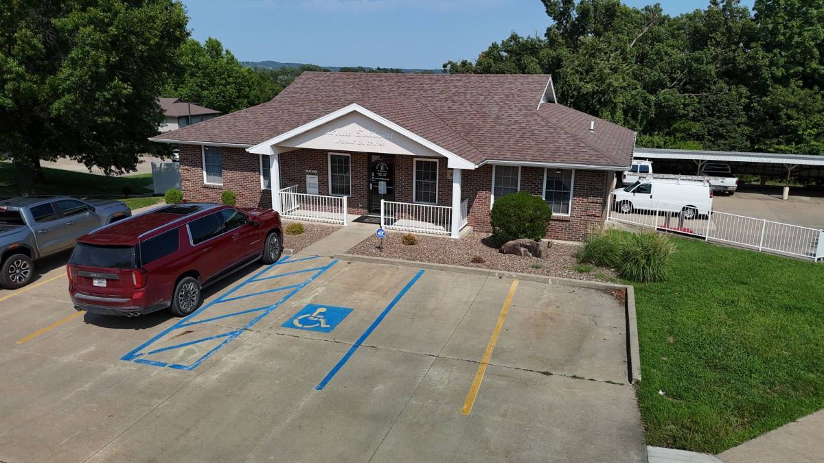 Apartment for rent at 827 SW Blvd, Jefferson City, MO 65109