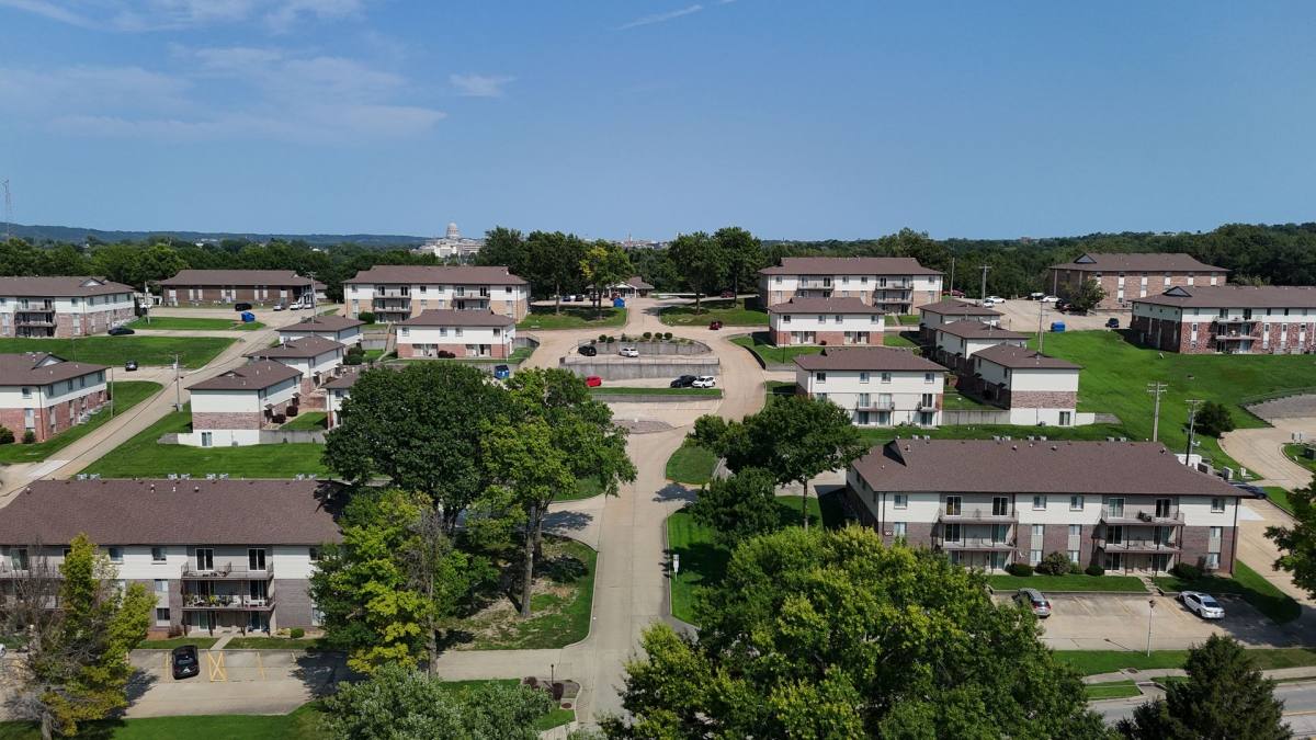 Apartment for rent at 827 SW Blvd, Jefferson City, MO 65109