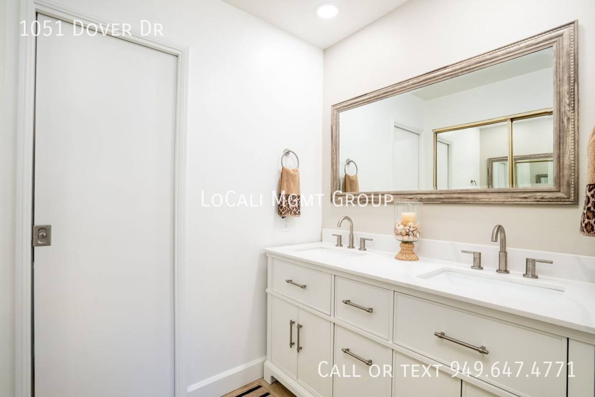 Townhouse for rent at 1051 Dover Dr, Newport Beach, CA 92660