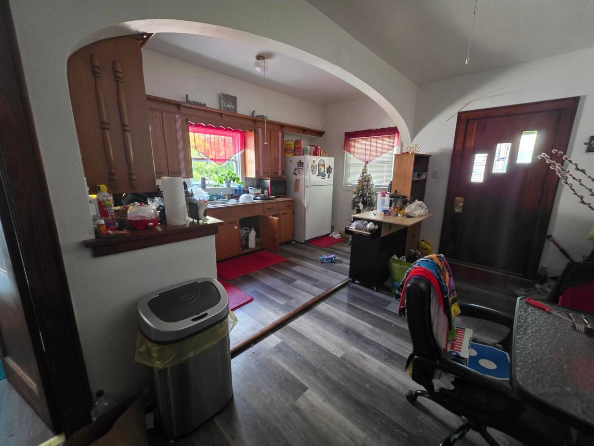Apartment for rent at 404 Wampum Ave, Ellwood City, PA 16117