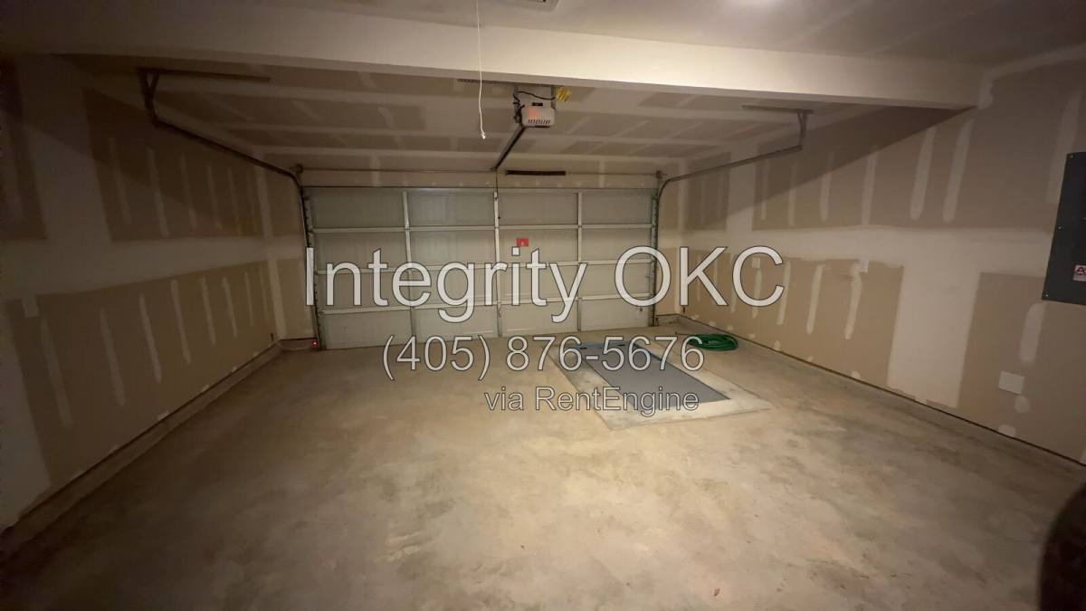 House for rent at 12913 Florence Lane, Yukon, OK 73099