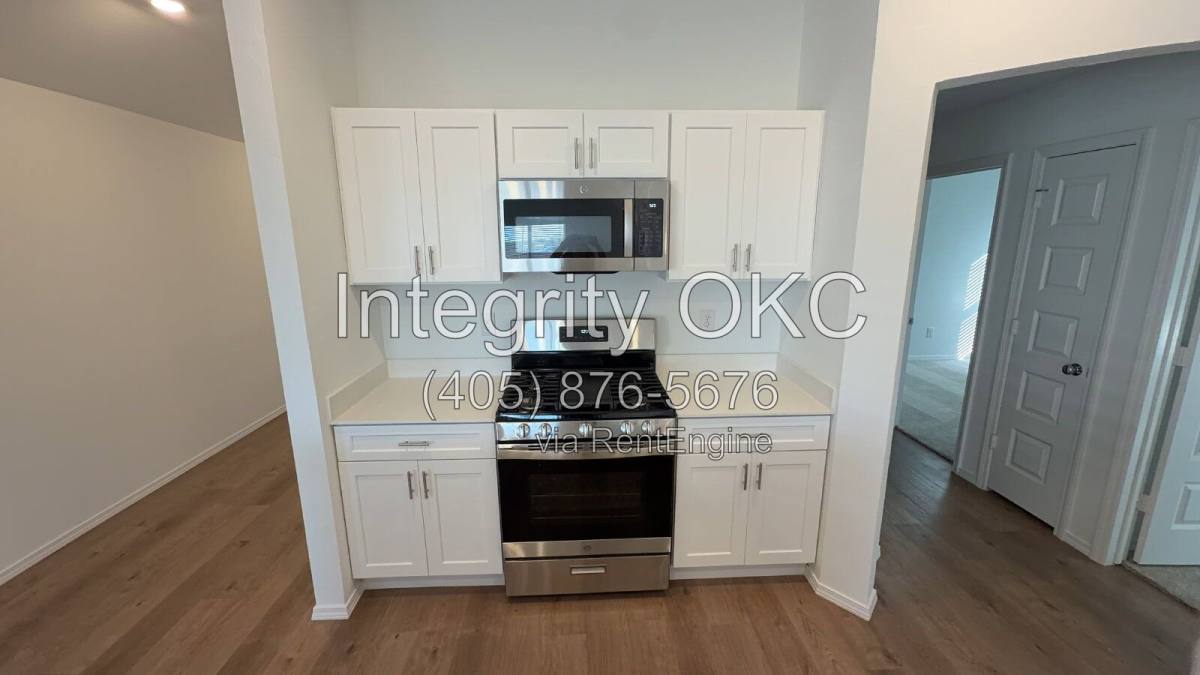 House for rent at 12913 Florence Lane, Yukon, OK 73099