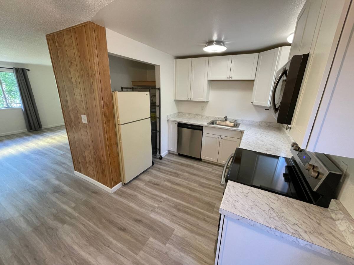 Townhouse for rent at 2021 Thompson Ave, Vancouver, WA 98660