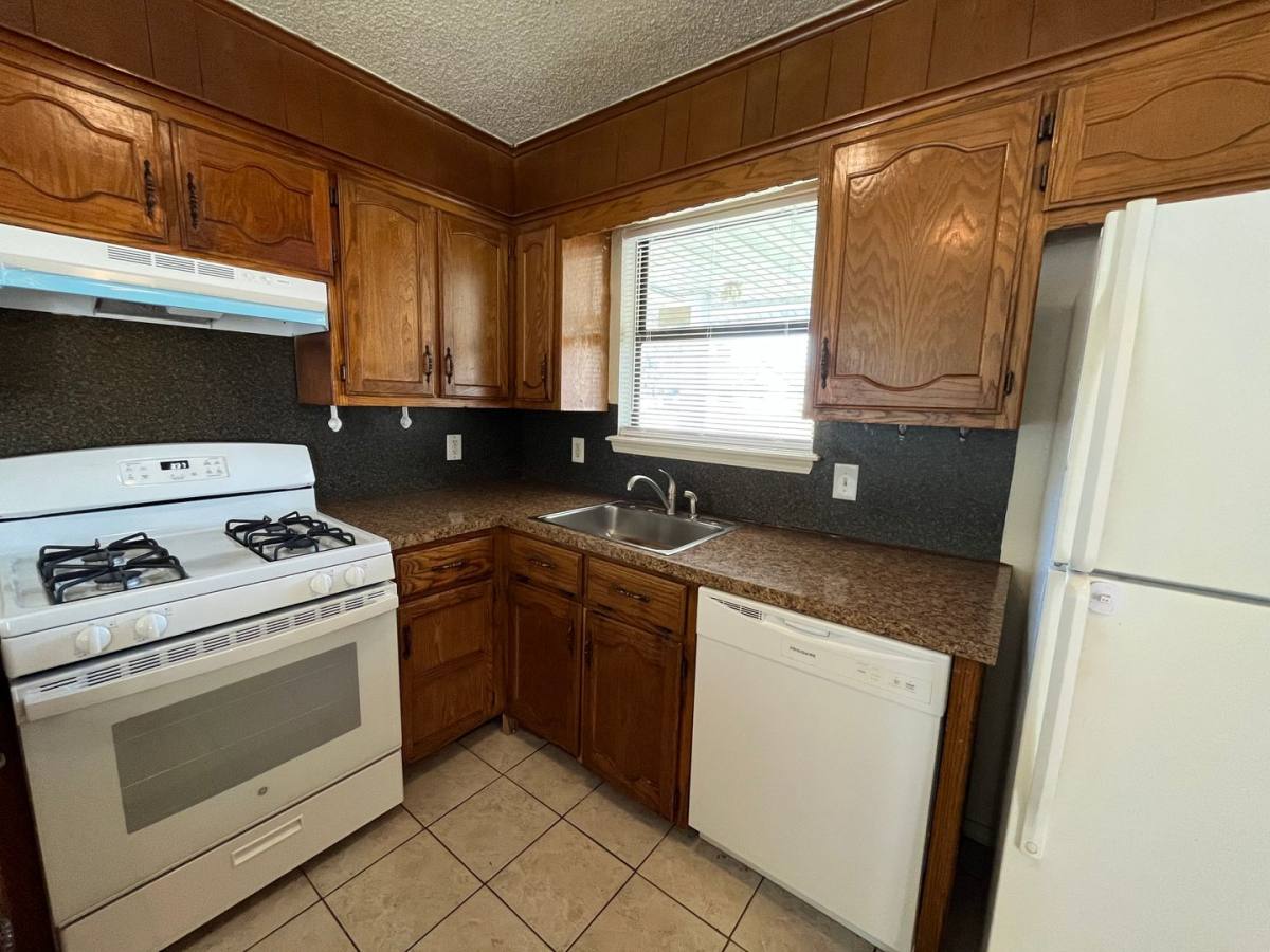 House for rent at 5718 S Vancouver Ave, Tulsa, OK 74107