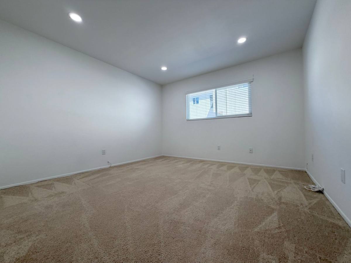 Apartment for rent at 5051 Dunbar Dr, Huntington Beach, CA 92649