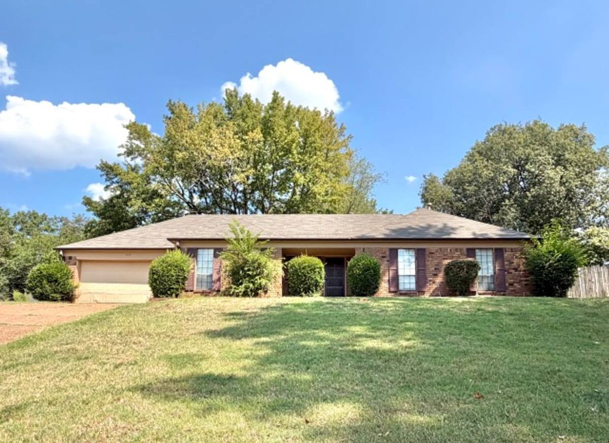 Apartment for rent at 4300 Crimson Leaf Cove, Memphis, TN 38125