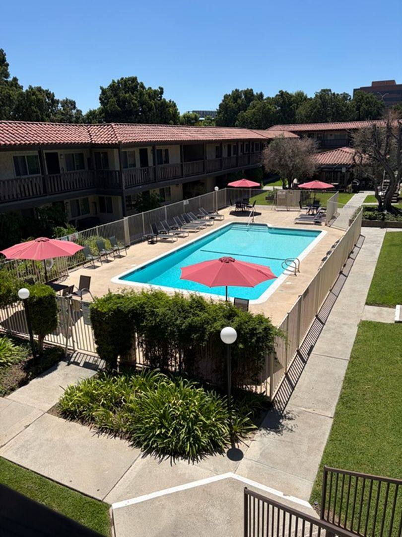 Apartment for rent at 540 S La Veta Park Circle, Orange, CA 92868