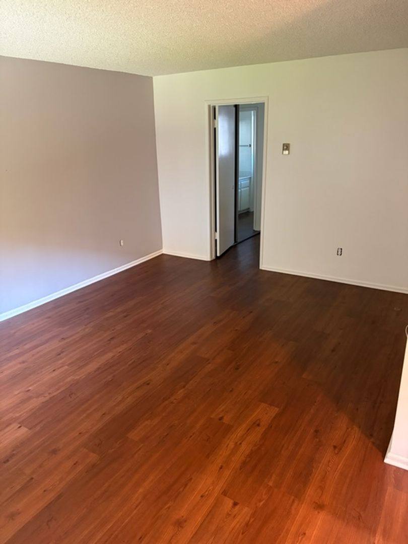 Apartment for rent at 540 S La Veta Park Circle, Orange, CA 92868