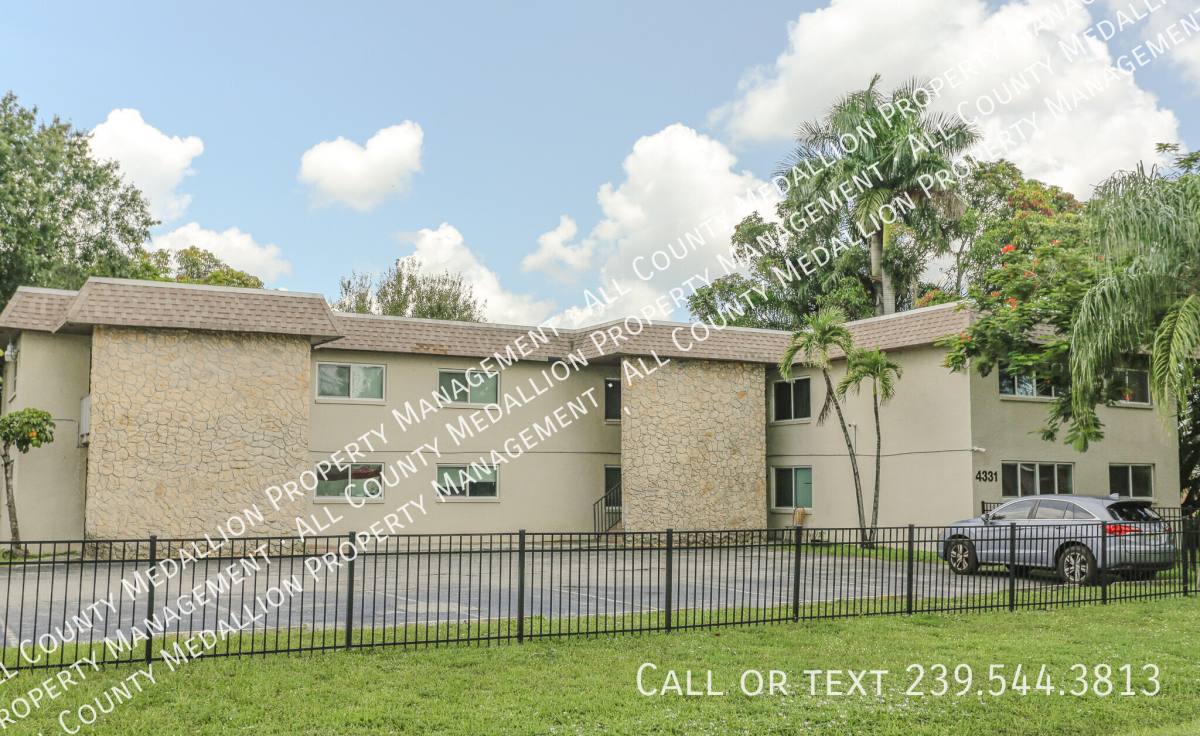 Condo for rent at 4331 Glenwood Ave, Fort Myers, FL 33905